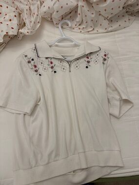 Vintage Alfred Dunner Cream Short Sleeve Polo Sweater with Floral Embroidery